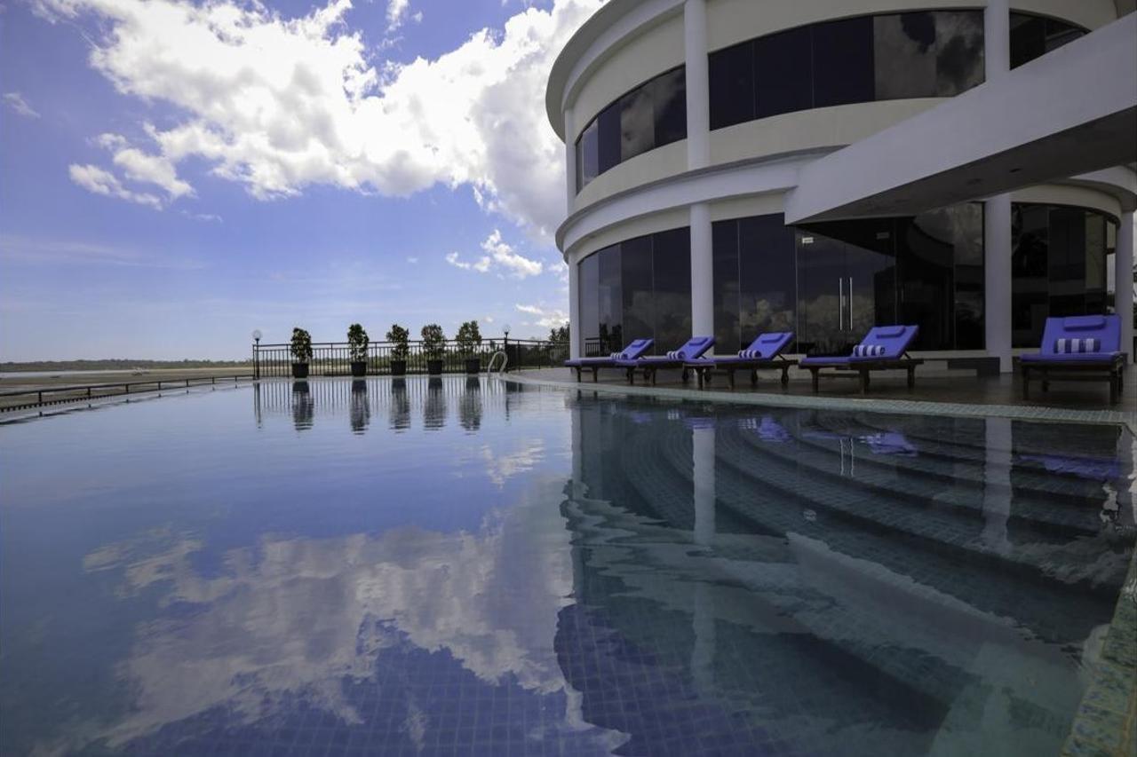 BW Suite Belitung Танджунгпандан Экстерьер фото